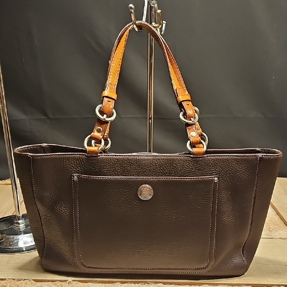 Coach elegant Brown Leather Tote Bag